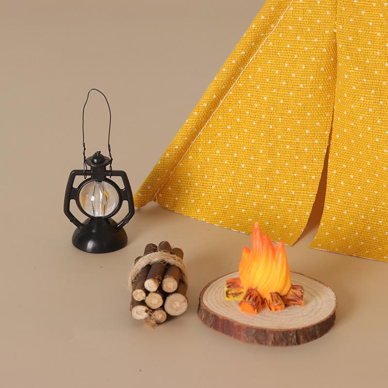 🛒1:12 Scale Camping Tent Model - Outdoor Y Camping recensione e prezzo