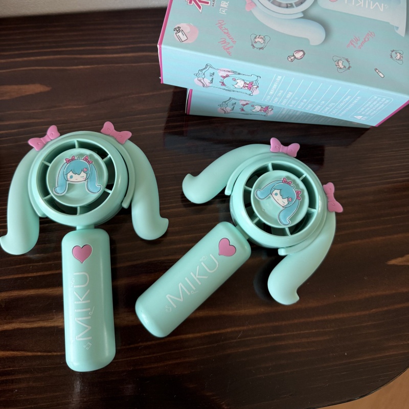 Hatsune Miku Mini Handheld Fan - Outdoor Y Camping recensione e prezzo